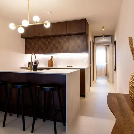 Castle Harbour Elegant 1-bedroom - Heated Pool, Air Conditioning & Fiber Internet In Cristianos