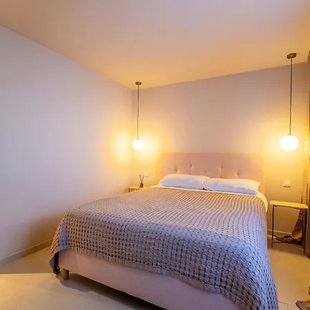 Castle Harbour Elegant 1-bedroom - Heated Pool, Air Conditioning & Fiber Internet In Cristianos شقة لوس كريستيانوس