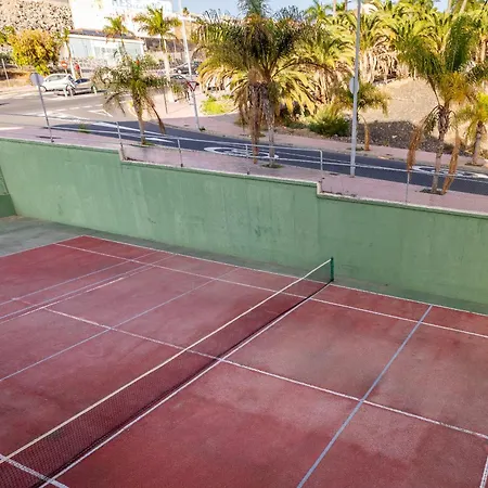 Castle Harbour Elegant 1-bedroom - Heated Pool, Air Conditioning & Fiber Internet In Cristianos *