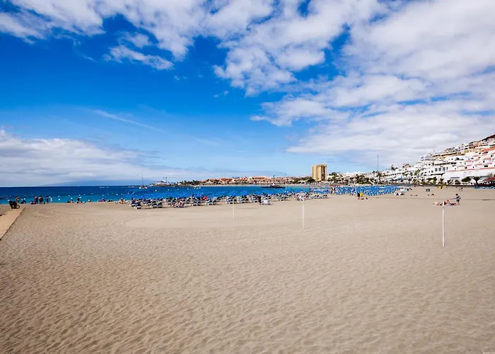 Castle Harbour Elegant 1-bedroom - Heated Pool, Air Conditioning & Fiber Internet In Cristianos 아파트 *